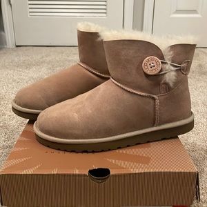 Tan Mini Uggs